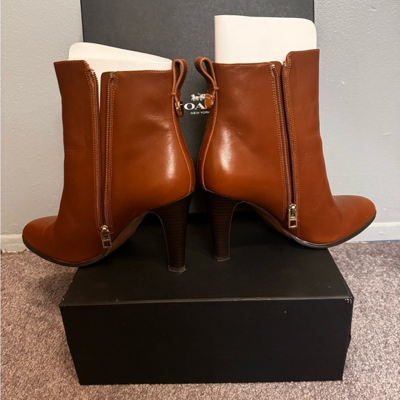 Coach Boots 👢 - Picture 3 of 7